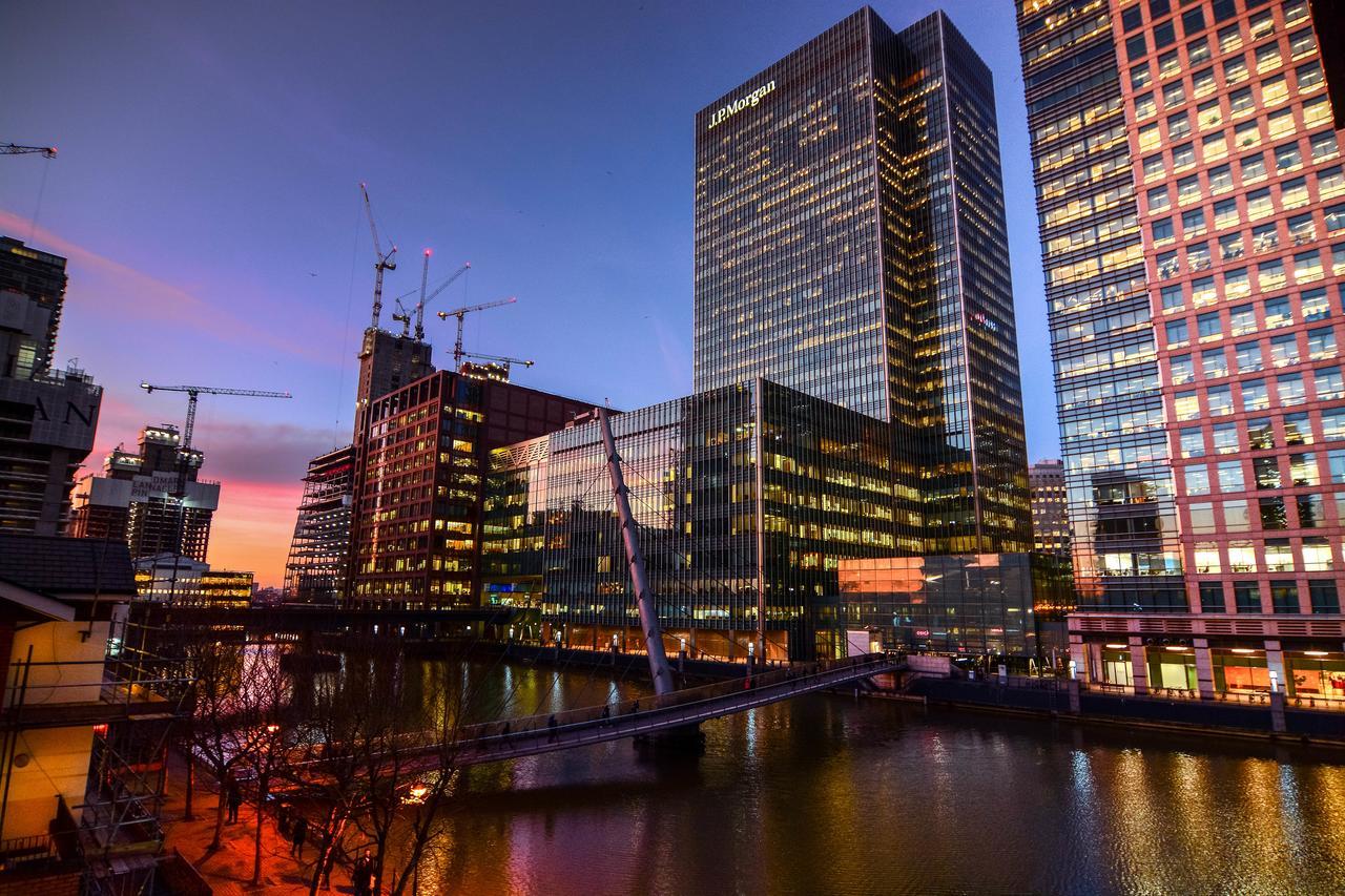 Canary Wharf - Corporate River View Apartments ลอนดอน ภายนอก รูปภาพ